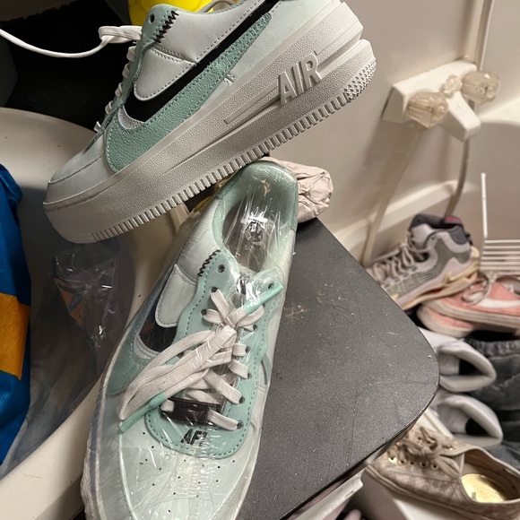 All shoes $50 a pair! - Picture 5 of 11